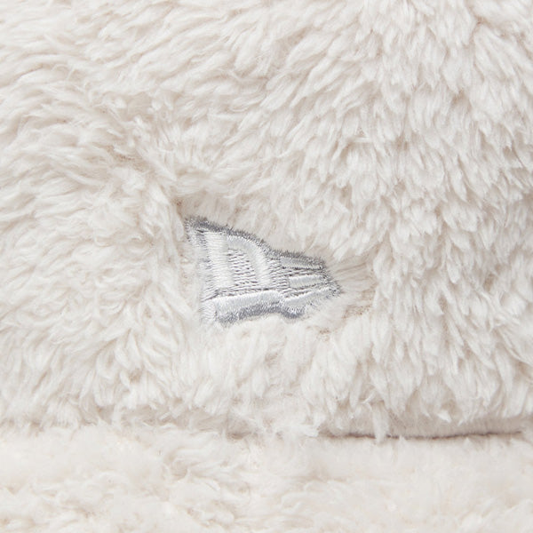 バケット01 Mink Fleece ミンクフリース Metal Logo アイボリー