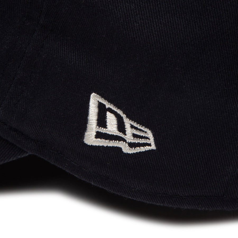 カジュアルクラシック Strap Logo ネイビー