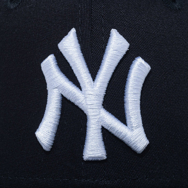 Youth 9FIFTY ストレッチスナップ ニューヨーク・ヤンキース ブラック × ホワイト