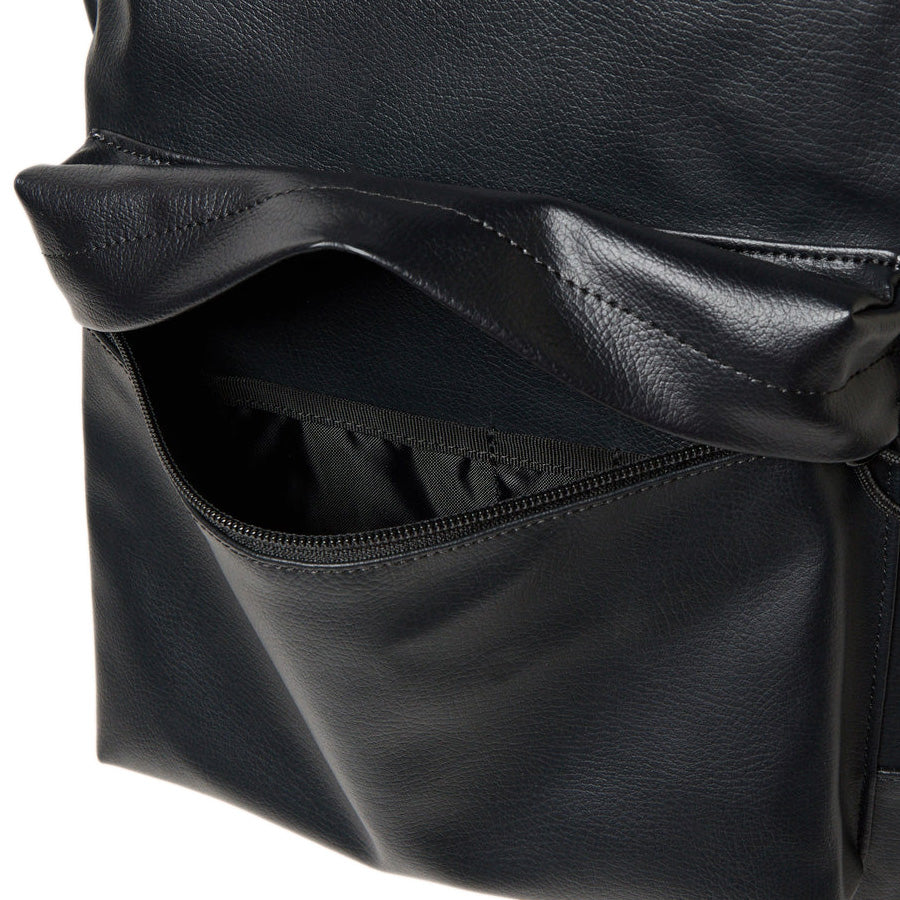 ライトパック 27L シンセティックレザー ブラック