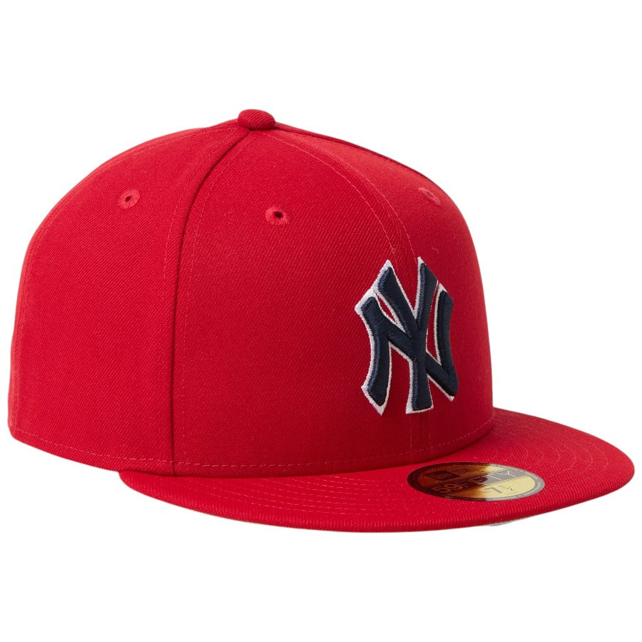 ニューエラ キャップ 帽子 NEW ERA CAP 59FIFTY MLB Scarlet ニューヨーク ヤンキース スカーレット ネイビー 15137356 左斜め前