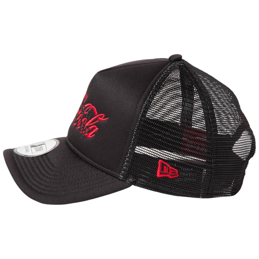 ニューエラ キャップ 帽子 NEW ERA CAP 9FORTY A-Frame トラッカー Coca-Cola designed by Kosuke Kawamura コカ･コーラ ブラック 15156434 左サイド