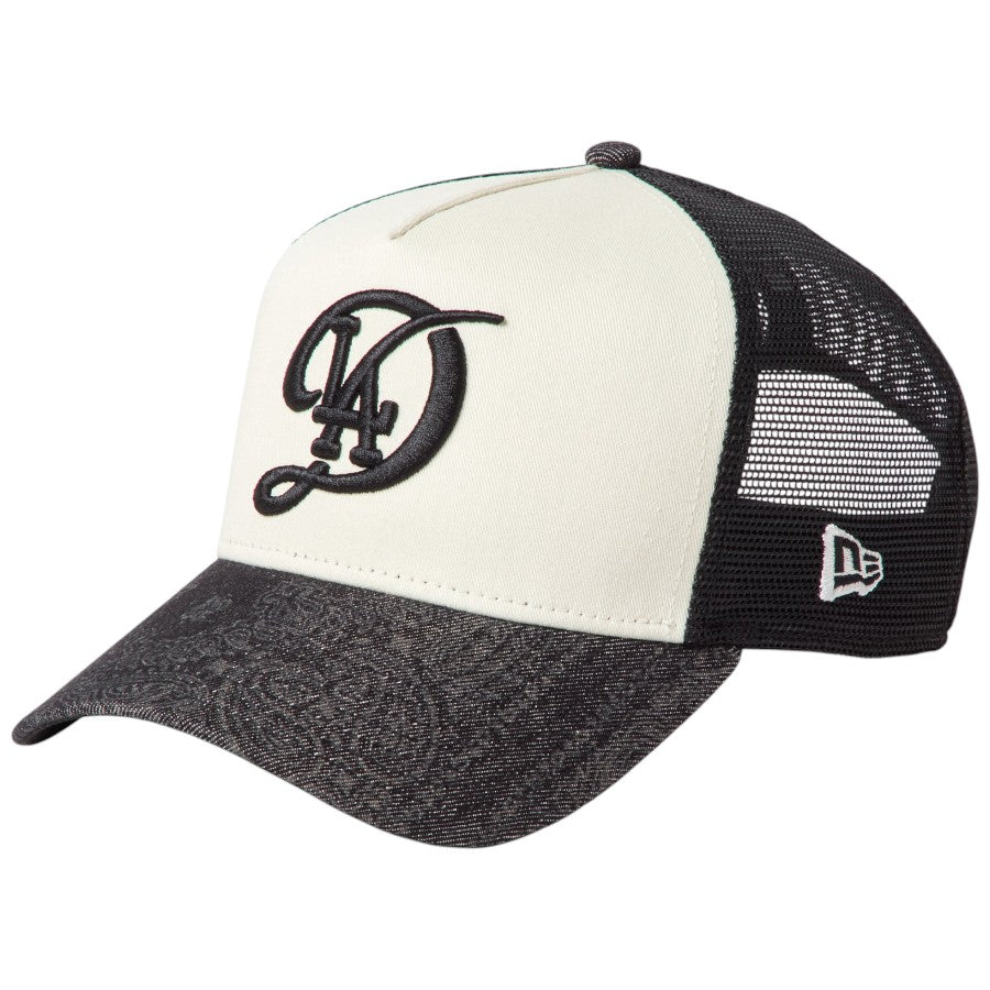 ニューエラ キャップ 帽子 NEW ERA CAP 9FORTY A-Frame トラッカー Laser Burn Out Denim デニム バンダナ柄 ロサンゼルス ドジャース シティーコネクトロゴ クロームホワイト/ブラック 15137100 右斜め前