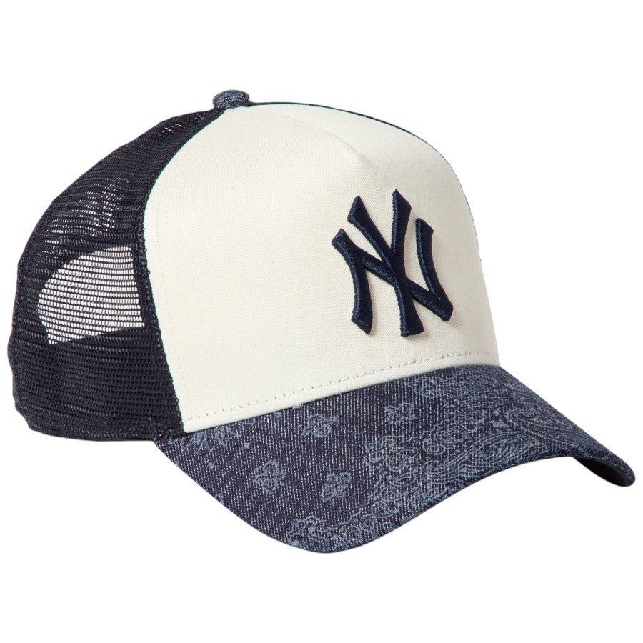 ニューエラ キャップ 帽子 NEW ERA CAP 9FORTY A-Frame トラッカー Laser Burn Out Denim デニム バンダナ柄 ニューヨーク ヤンキース クロームホワイト/デニム 15137097 左斜め前
