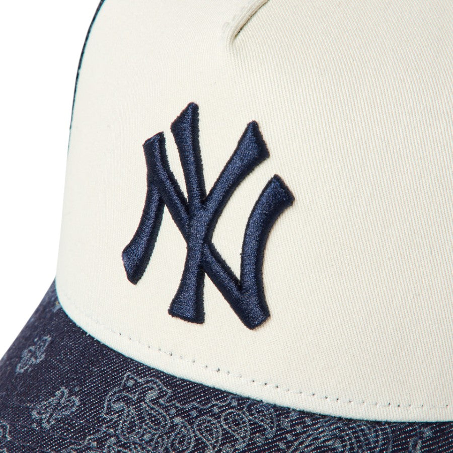 ニューエラ キャップ 帽子 NEW ERA CAP 9FORTY A-Frame トラッカー Laser Burn Out Denim デニム バンダナ柄 ニューヨーク ヤンキース クロームホワイト/デニム 15137097 フロントロゴ