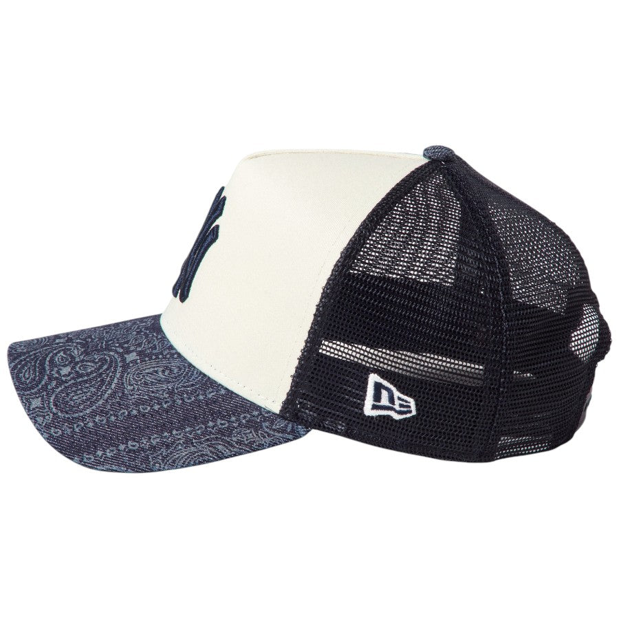 ニューエラ キャップ 帽子 NEW ERA CAP 9FORTY A-Frame トラッカー Laser Burn Out Denim デニム バンダナ柄 ニューヨーク ヤンキース クロームホワイト/デニム 15137097 左サイド