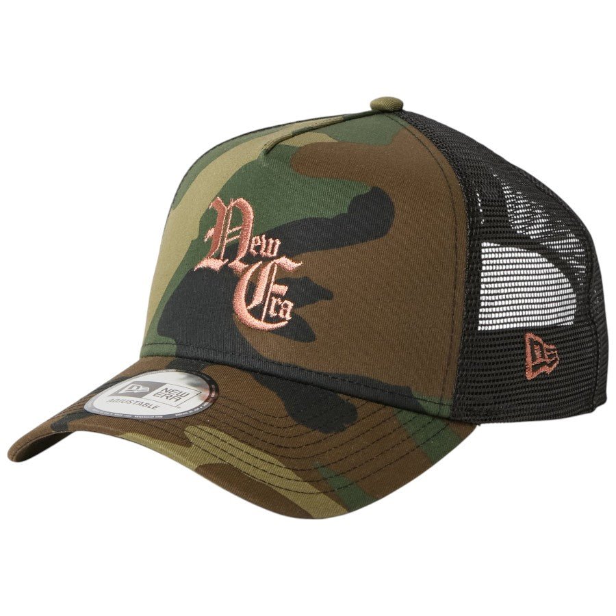 ニューエラ キャップ 帽子 NEW ERA CAP 9FORTY A-Frame トラッカー Old English オールド イングリッシュ ウッドランドカモ 15137092 右斜め前