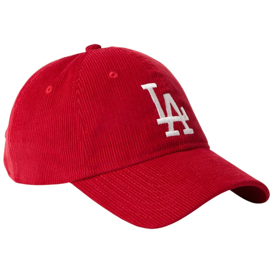 ニューエラ キャップ 帽子 NEW ERA CAP 9TWENTY Corduroy コーデュロイ ロサンゼルス ドジャース スカーレット 15137270 左斜め前