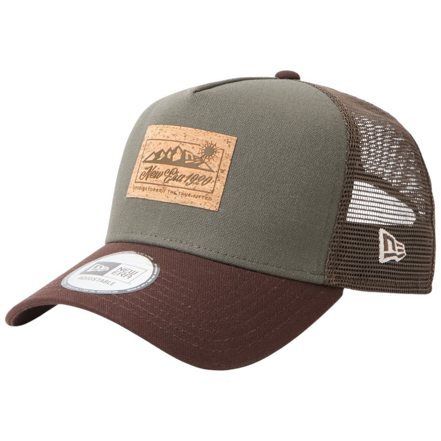 ニューエラ キャップ 帽子 NEW ERA CAP 9FORTY A-Frame トラッカー Cork Patch コルクパッチ モス/バーントウッド 15125115 | アウトドア 右斜め前