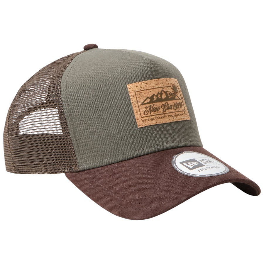 ニューエラ キャップ 帽子 NEW ERA CAP 9FORTY A-Frame トラッカー Cork Patch コルクパッチ モス/バーントウッド 15125115 | アウトドア 左斜め前
