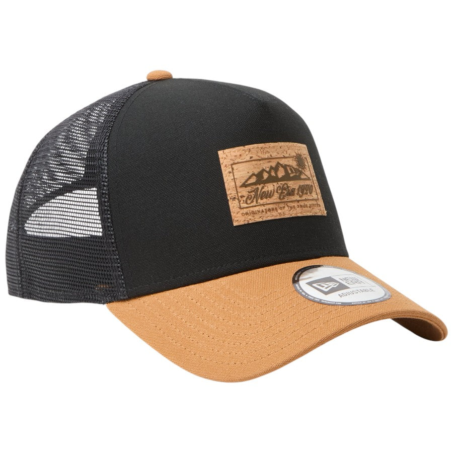 ニューエラ キャップ 帽子 NEW ERA CAP 9FORTY A-Frame トラッカー Cork Patch コルクパッチ ブラック/ライトブロンズ 15125117 | アウトドア 左斜め前
