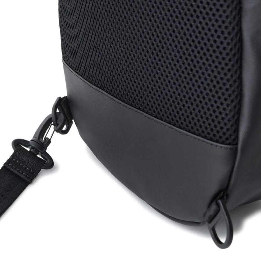 ニューエラ NEW ERA BAG ボディバッグ 8L ブラックTPU サイドフック