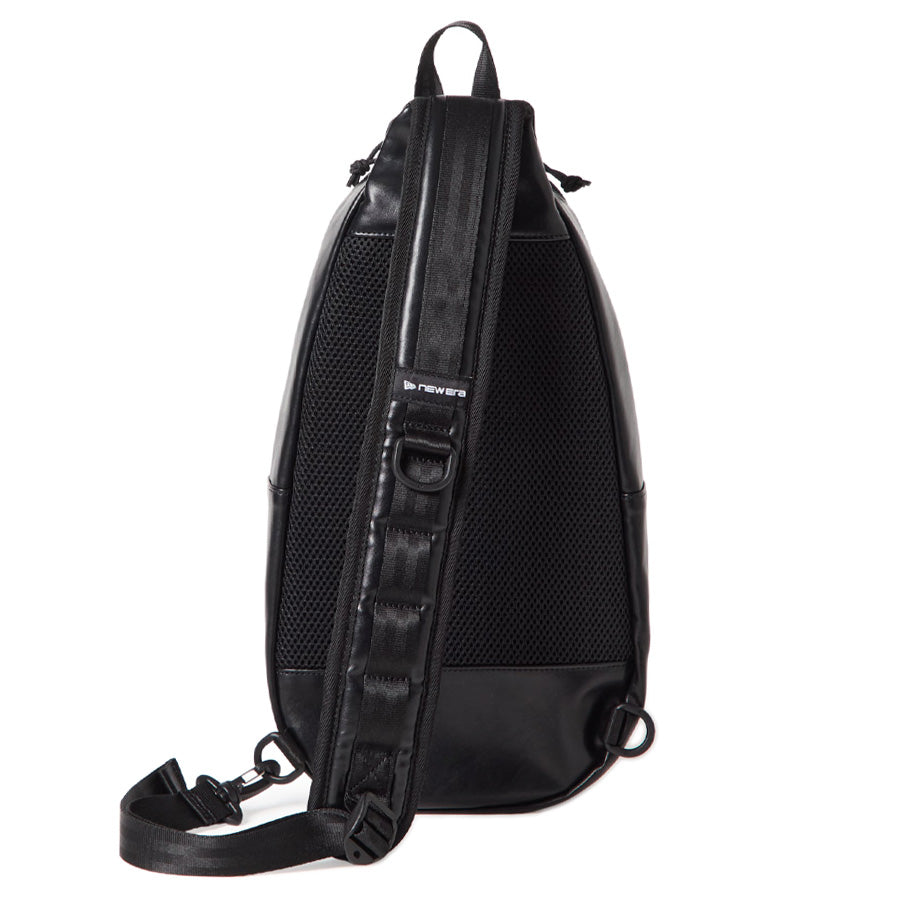 ニューエラ バッグ BAG NEW ERA ボディバッグ シンセティックレザー ブラック 15121565 背面