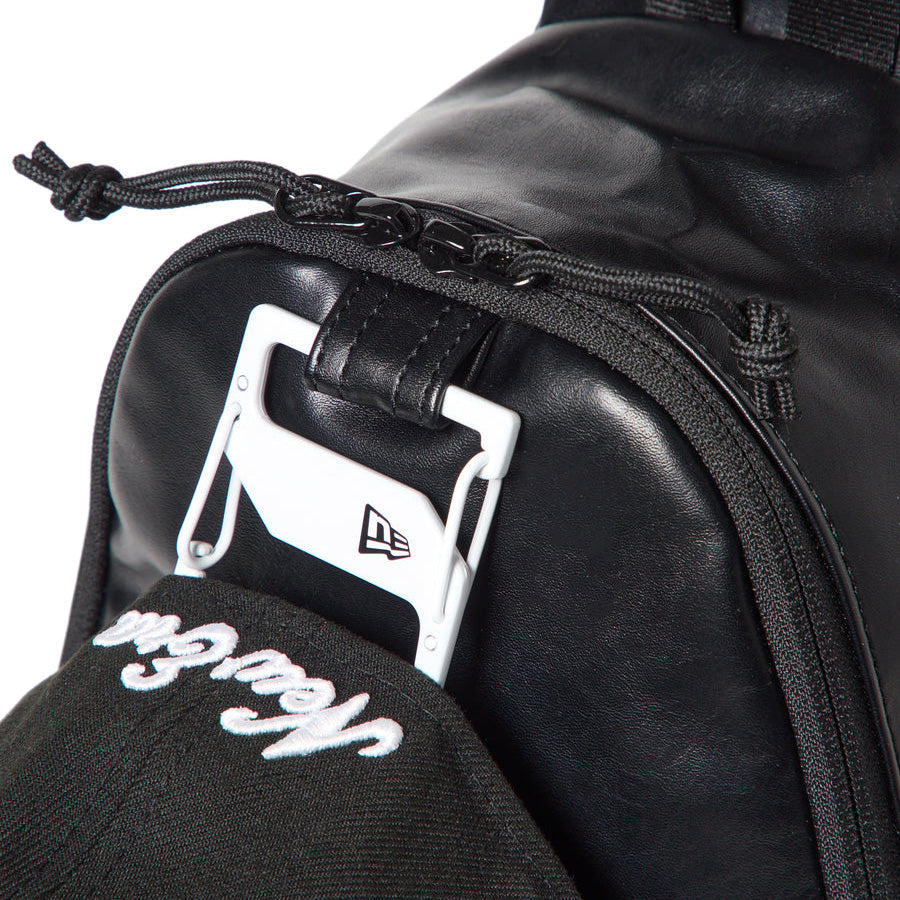 ニューエラ バッグ BAG NEW ERA ボディバッグ シンセティックレザー ブラック 15121565 クリップループ