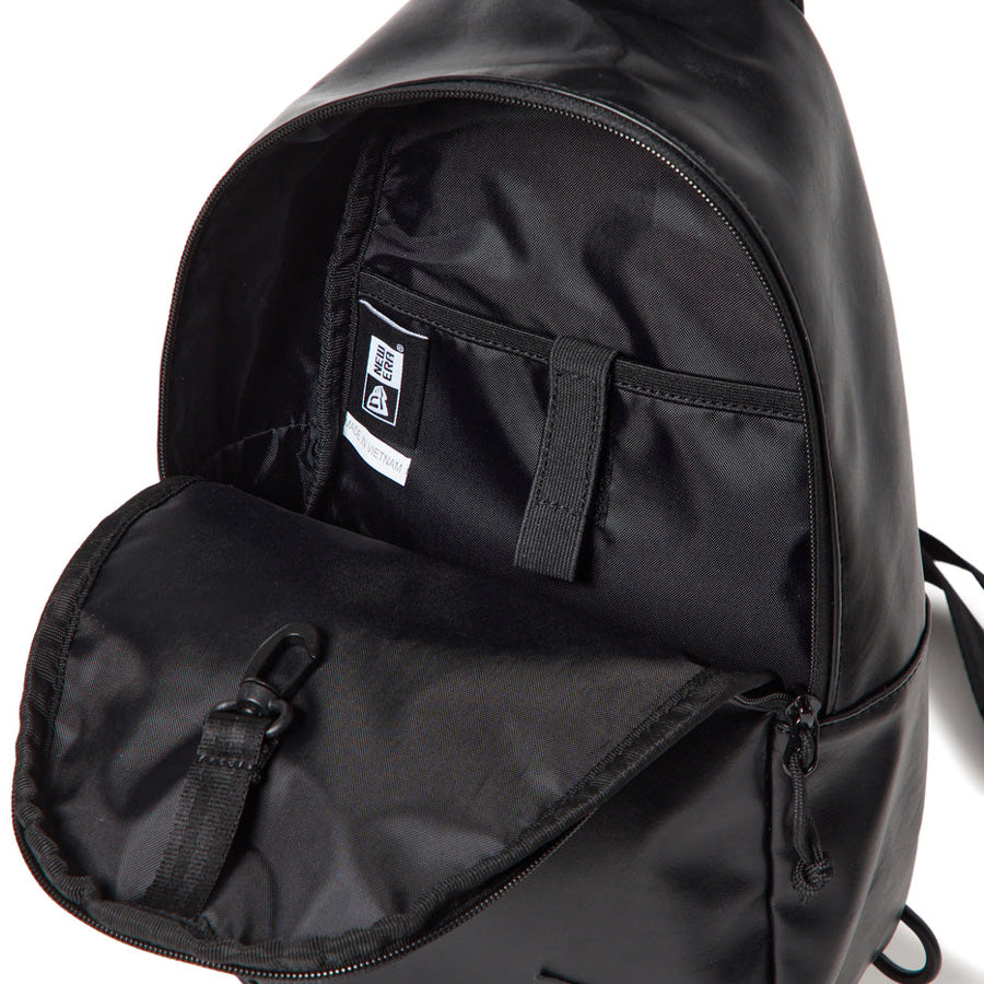ニューエラ バッグ BAG NEW ERA ボディバッグ シンセティックレザー ブラック 15121565 インナーポケット