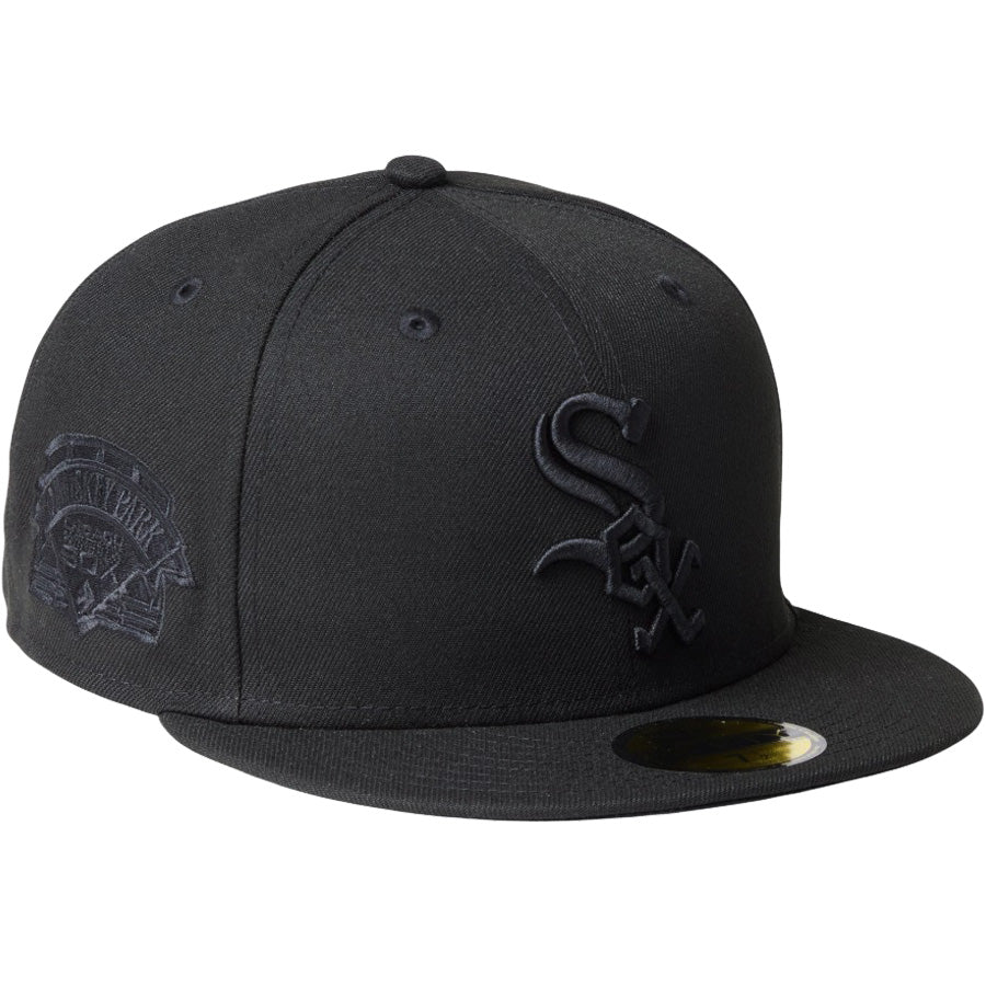 ニューエラ キャップ 帽子 NEW ERA CAP 59FIFTY シカゴ ホワイトソックス MLB Black on Black ブラック/ブラック 14745189 左斜め前
