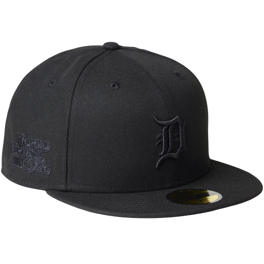ニューエラ キャップ 帽子 NEW ERA CAP 59FIFTY デトロイト タイガース MLB Black on Black ブラック/ブラック 14745180 左斜め前