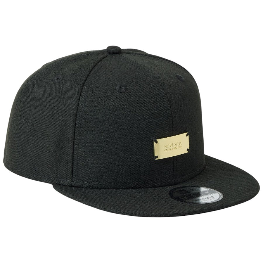 ニューエラ キャップ 帽子 NEW ERA CAP 9FIFTY Metal Plate メタルプレート ブラック / メタリックゴールド 14744813 左斜め前