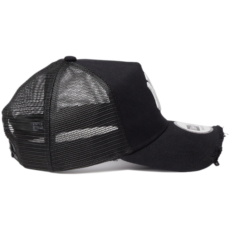 ニューエラ キャップ NEW ERA CAP 9FORTY A-Frame トラッカー MLB Damaged Cap ダメージ ニューヨーク ヤンキース ブラック 14744899 右サイド
