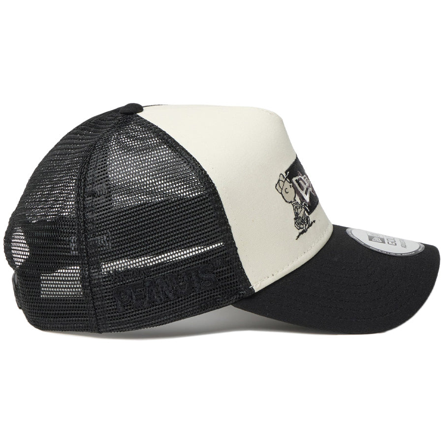 ニューエラ キャップ 帽子 NEW ERA CAP 9FORTY A-Frame トラッカー Vintage PEANUTS ピーナッツ スヌーピー GOLF ボックスロゴ クロームホワイト/ブラック 14865325 | ゴルフ 右サイド