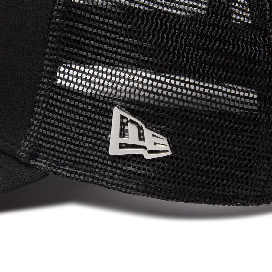 ニューエラ キャップ NEW ERA CAP 9FORTY A-Frame トラッカー Metal Flag メタルフラッグ ブラック/シルバー 14744909 フラッグロゴ