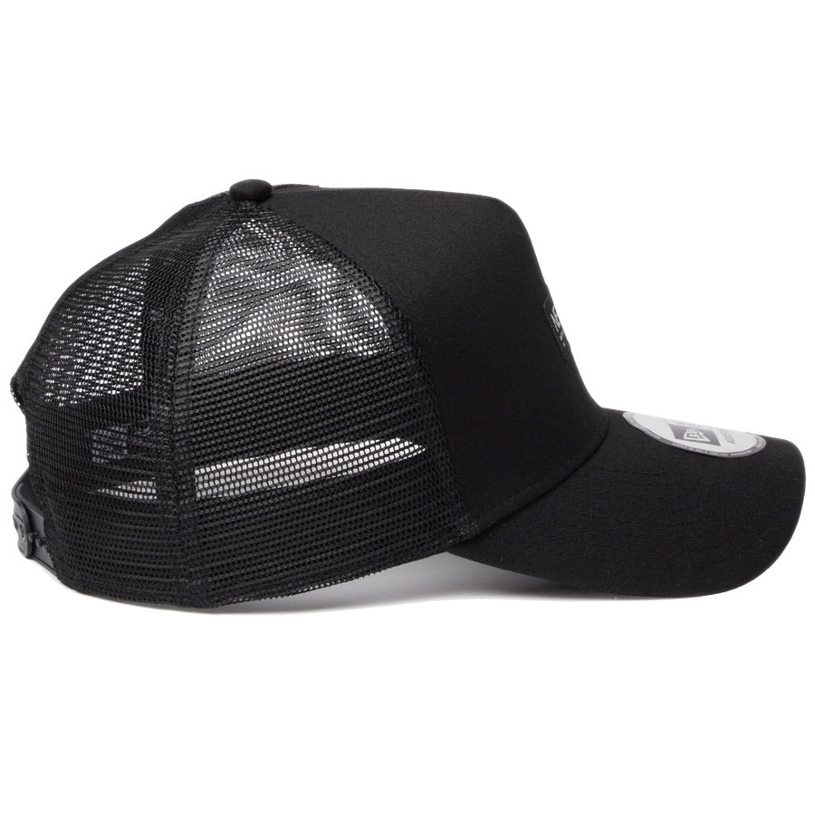 ニューエラ キャップ NEW ERA CAP 9FORTY A-Frame トラッカー Metal Flag メタルフラッグ ブラック/シルバー 14744909 右サイド