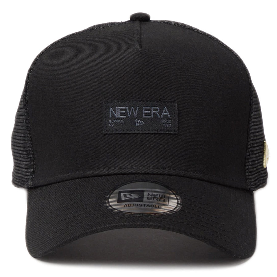ニューエラ キャップ NEW ERA CAP 9FORTY A-Frame トラッカー Metal Flag メタルフラッグ ブラック/ゴールド 14744910 正面