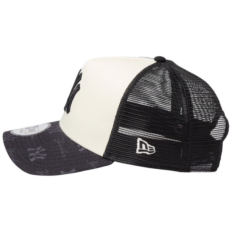 ニューエラ キャップ 帽子 NEW ERA CAP 9FORTY A-Frame トラッカー MLB Jacquard ジャカード ニューヨーク ヤンキース ブラック 14744896 左サイド