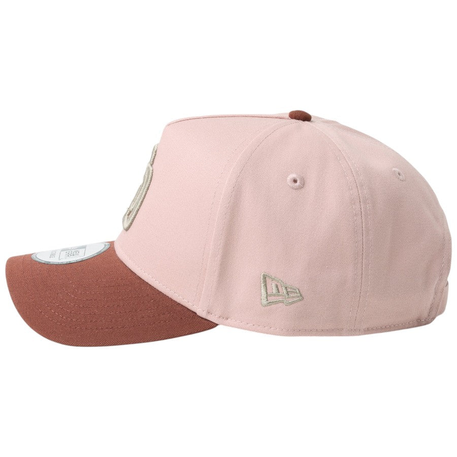 ニューエラ キャップ 帽子 NEW ERA CAP 9FORTY A-Frame Mocha Mousse モカ ムース サンディエゴ パドレス ダーティーローズ/ウェットバーク 14744966 左サイド