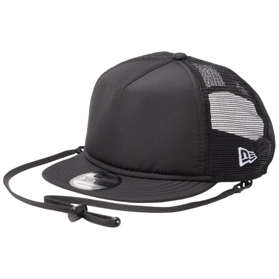 ニューエラ キャップ 帽子 NEW ERA CAP 9FORTY A-Frame トラッカー ショートバイザー Utility Collection Tech Surf ブラック 14774369｜アウトドア 右斜め前