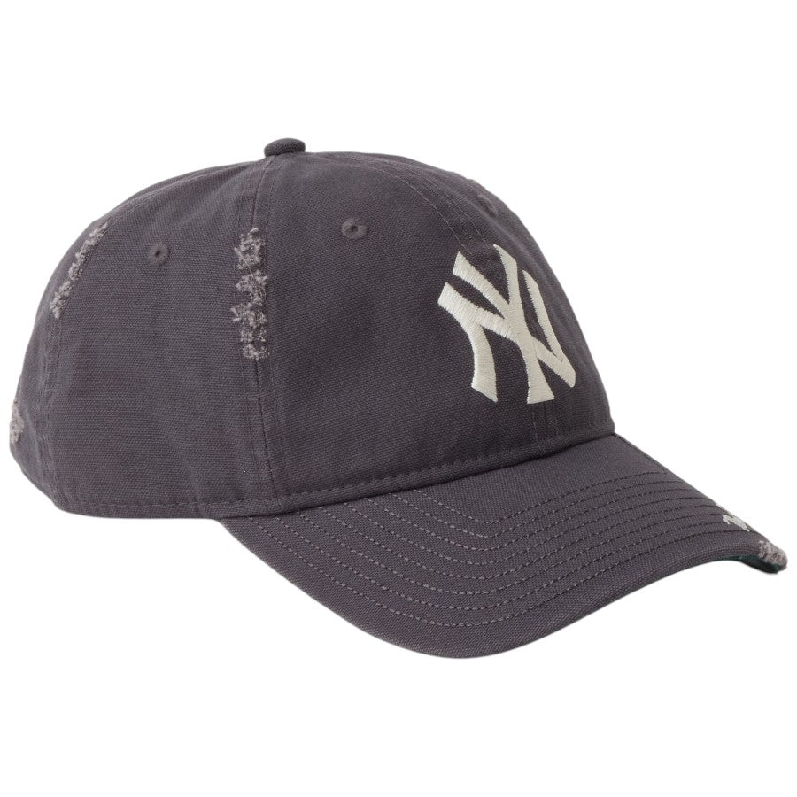 ニューエラ キャップ 帽子 NEW ERA CAP 9TWENTY MLB Visor Logo バイザーロゴ ダメージ ニューヨーク ヤンキース グラファイト 14745045 左斜め前