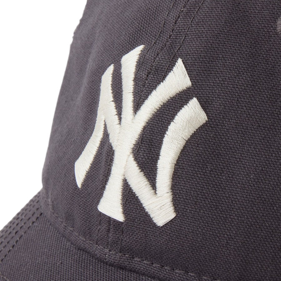 ニューエラ キャップ 帽子 NEW ERA CAP 9TWENTY MLB Visor Logo バイザーロゴ ダメージ ニューヨーク ヤンキース グラファイト 14745045 フロントロゴ