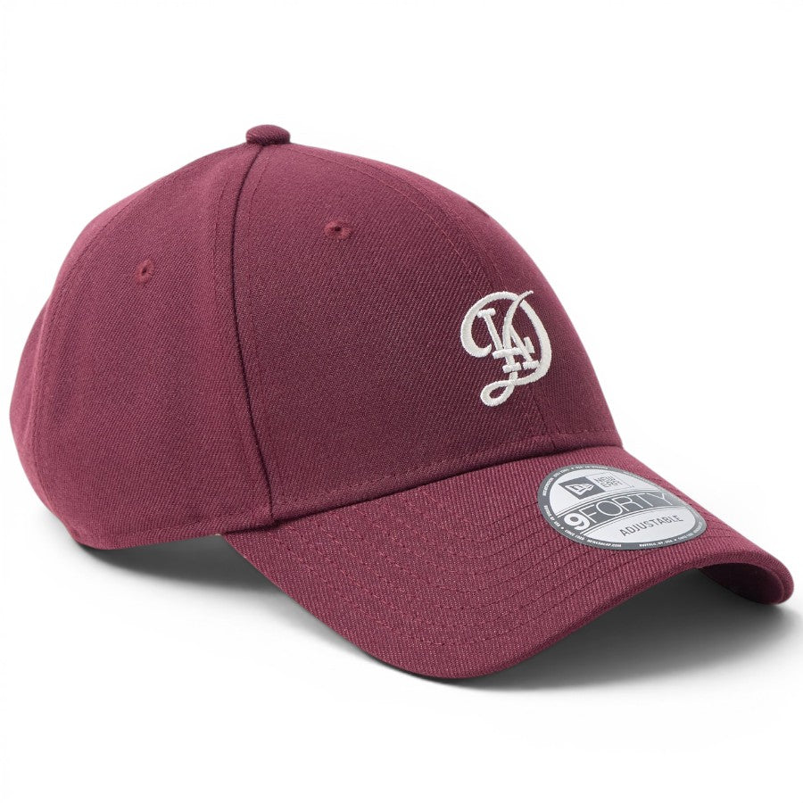 ニューエラ キャップ 帽子 NEW ERA CAP 9FORTY MLB ベージュ スウェットバンド ロサンゼルス ドジャース シティーコネクトロゴ フロステッドバーガンディー 14744854 左斜め前