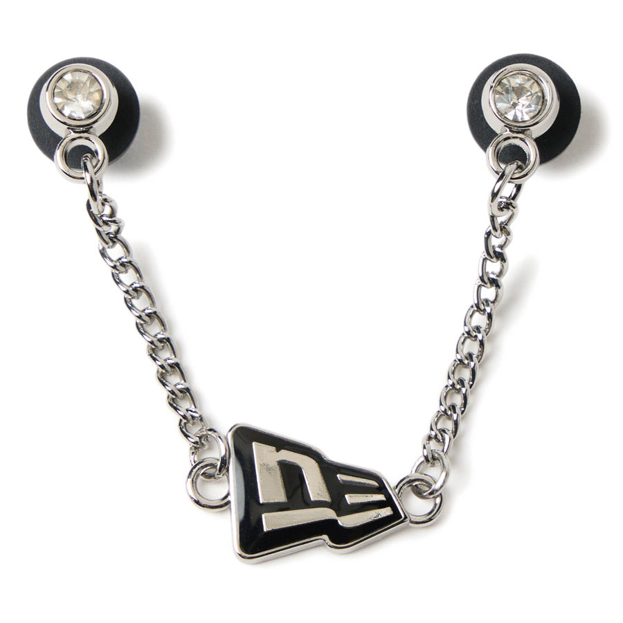ニューエラ NEW ERA キャップアクセサリー チェーン PINS ピンズ Flagロゴ シルバー ブラック 14751685 正面