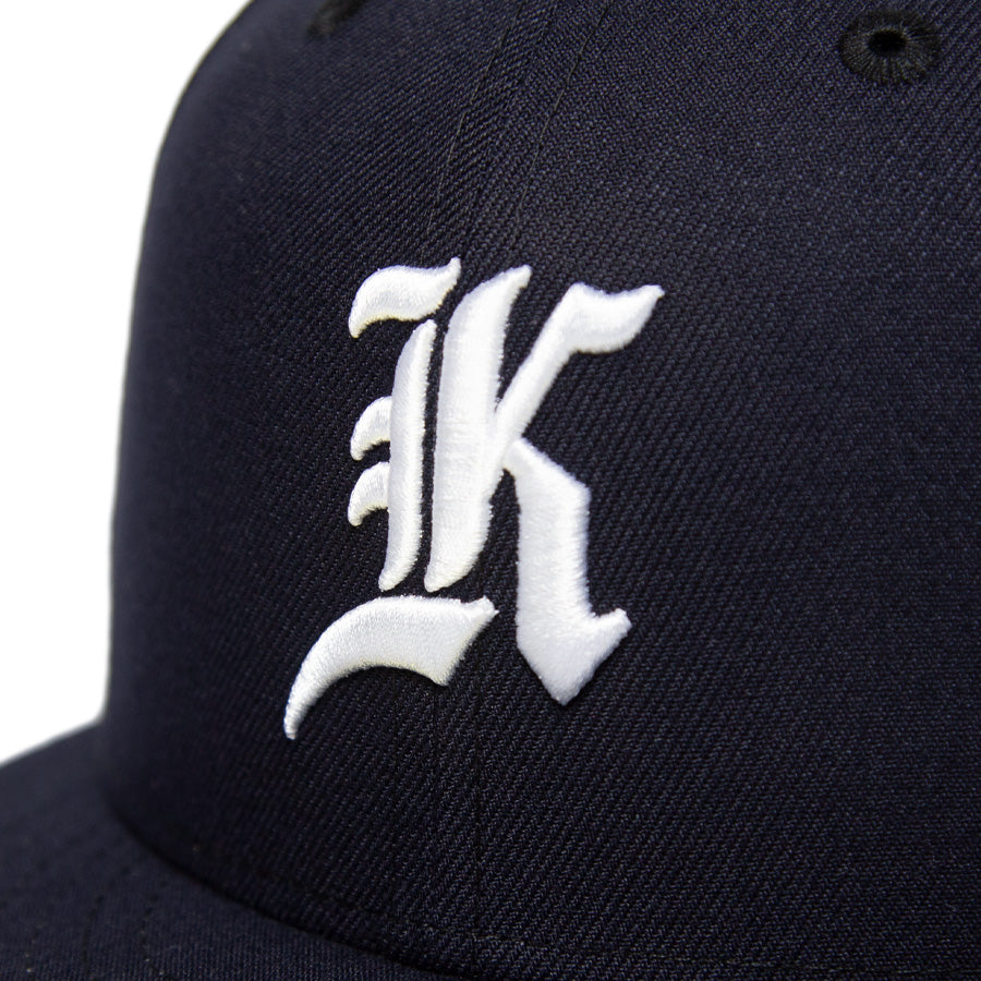 ニューエラ キャップ 帽子 NEW ERA CAP CUSTUM カスタム KINGS 別注 59FIFTY ANTIQUE K ネイビー ホワイト ケリーアンダーバイザー 70900899 フロントロゴ