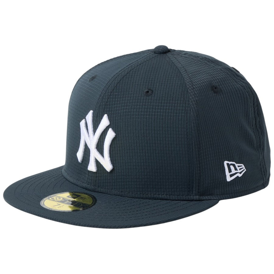 ニューエラ キャップ 帽子 NEW ERA CAP 59FIFTY Tech Air Dot Air MICROERA 通気性 撥水性 ニューヨーク ヤンキース ブラック 14774430｜アウトドア 右斜め前