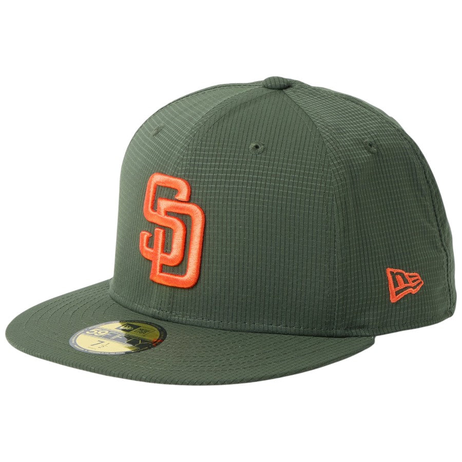 ニューエラ キャップ 帽子 NEW ERA CAP 59FIFTY Tech Air Dot Air MICROERA 通気性 撥水性 サンディエゴ パドレス ダークグリーン 14774429｜アウトドア 右斜め前