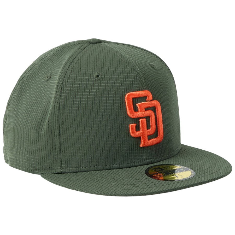 ニューエラ キャップ 帽子 NEW ERA CAP 59FIFTY Tech Air Dot Air MICROERA 通気性 撥水性 サンディエゴ パドレス ダークグリーン 14774429｜アウトドア 左斜め前