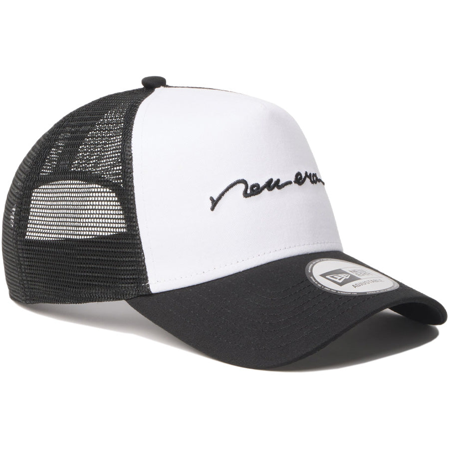 ニューエラ キャップ メッシュキャップ NEW ERA CAP 9FORTY A-Frame トラッカー Handwritten Logo Logo ホワイト/ブラック 14744919 左斜め前