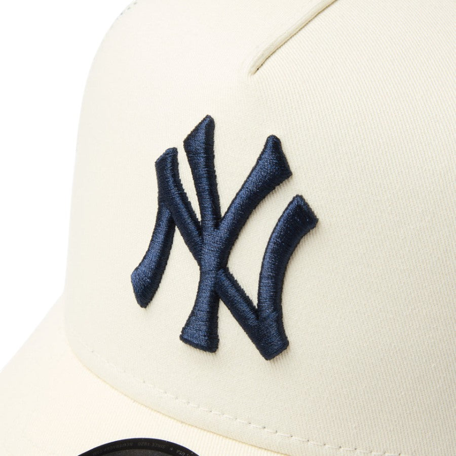 ニューエラ キャップ メッシュキャップ NEW ERA CAP 9FORTY A-Frame トラッカー ニューヨーク ヤンキース MLB Embroidered Mesh クロームホワイト 14744898 フロントロゴ