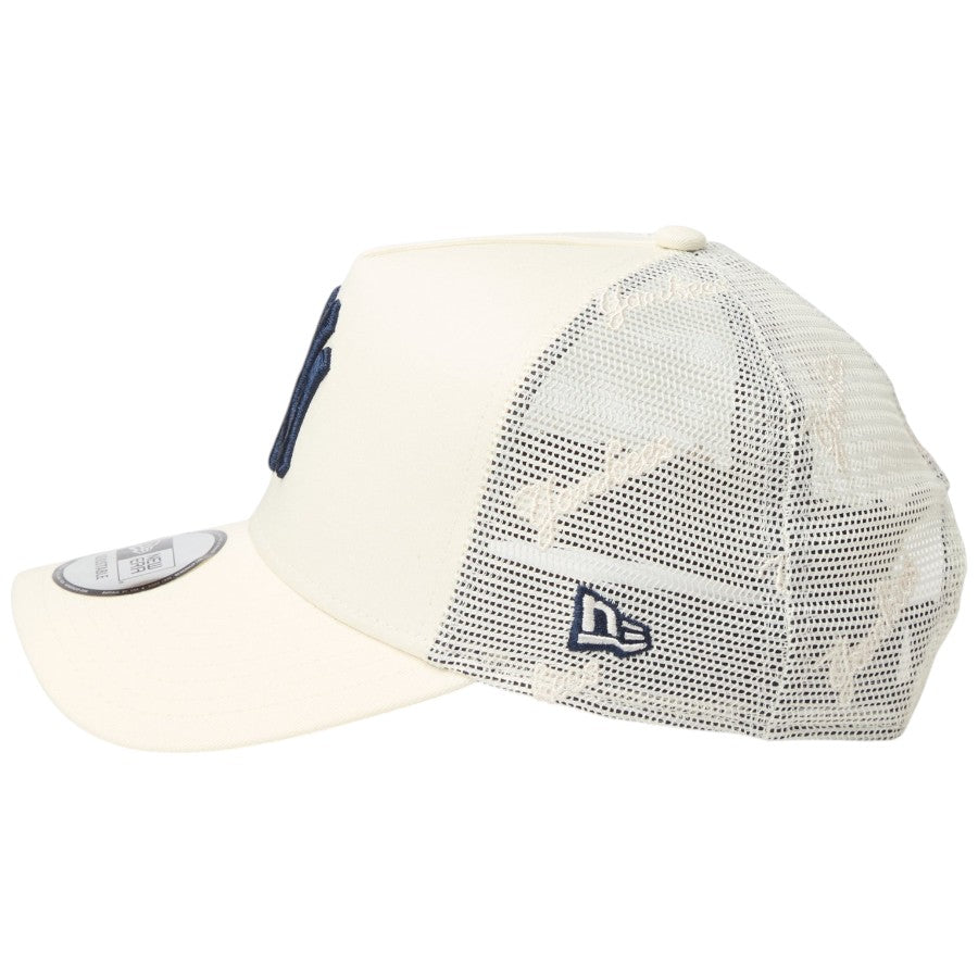 ニューエラ キャップ メッシュキャップ NEW ERA CAP 9FORTY A-Frame トラッカー ニューヨーク ヤンキース MLB Embroidered Mesh クロームホワイト 14744898 左サイド