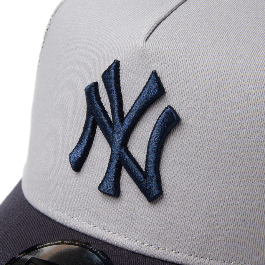 ニューエラ キャップ メッシュキャップ NEW ERA CAP 9FORTY A-Frame トラッカー MLB Side Patch サイドパッチ ニューヨーク ヤンキース グレー/ネイビー 14744895 フロントロゴ