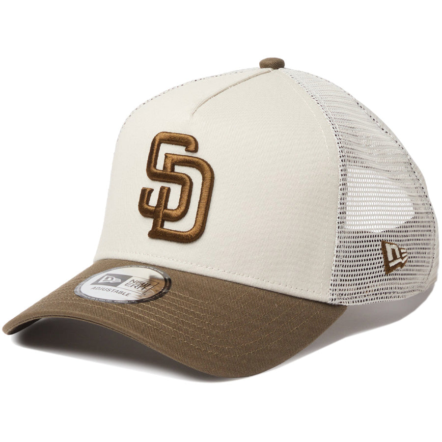 ニューエラ キャップ メッシュキャップ NEW ERA CAP 9FORTY A-Frame トラッカー MLB Side Patch サイドパッチ サンディエゴ パドレス ストーン/モス 14744879 右斜め前
