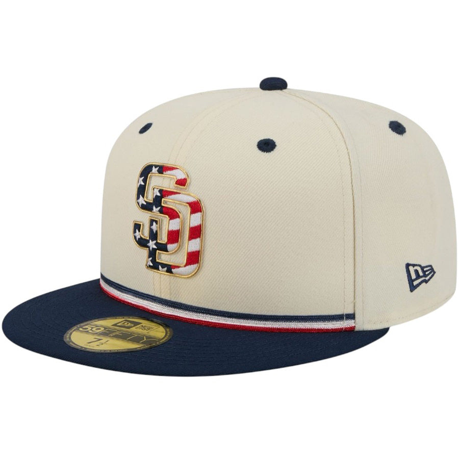 ニューエラ キャップ 帽子 NEW ERA CAP 59FIFTY オンフィールド 2026 MLB Independence Day 4th of July 独立記念日 サンディエゴ パドレス クロームホワイト 14939273 右斜め前