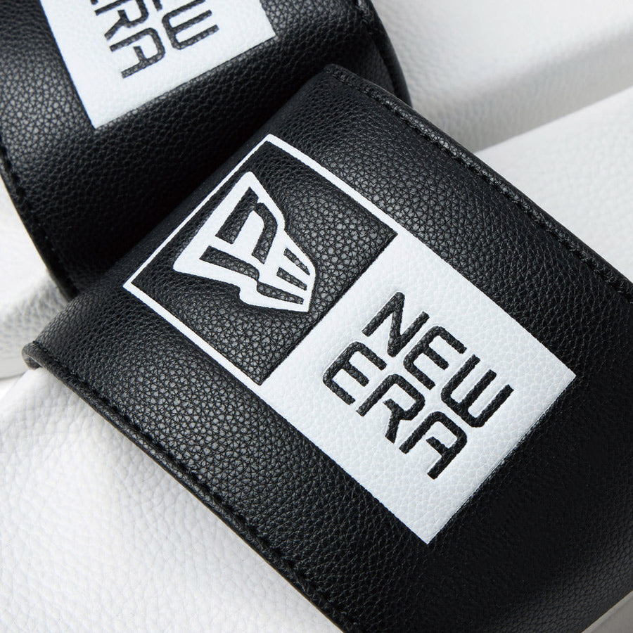 ニューエラ NEW ERA シャワーサンダル アウトドア ビーチ サンダル ボックスロゴ ブラック ホワイト 14751651 フロント