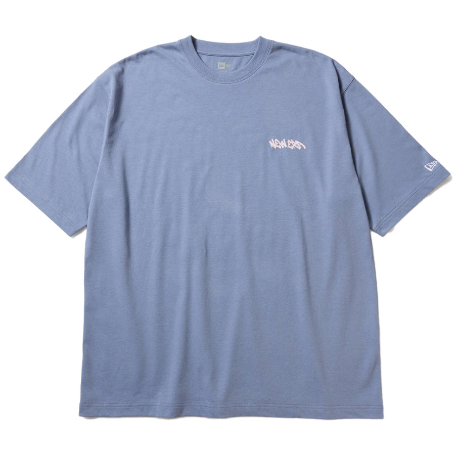 ニューエラ アパレル NEW ERA 半袖 オーバーサイズド コットン Tシャツ Tagging タギング グラフィティ スレート 14856665 フロント