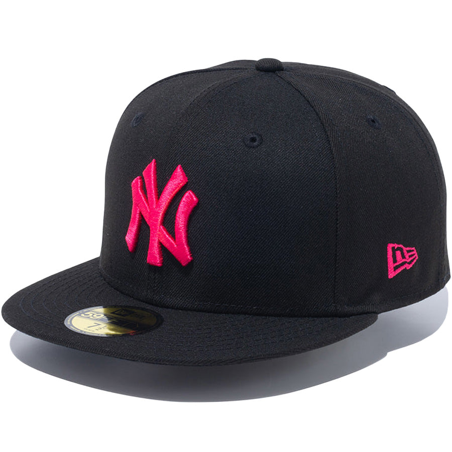 ニューエラ キャップ 帽子 NEW ERA CAP 59FIFTY ニューヨーク ヤンキース ブラック ストロベリー 14525209 右斜め前