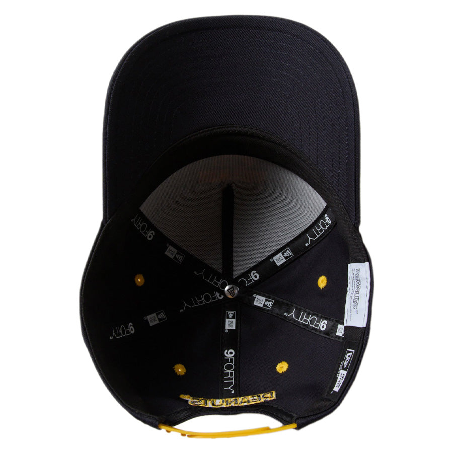 Youth 9FORTY A-Frame PEANUTS ピーナッツ College Logo ネイビー