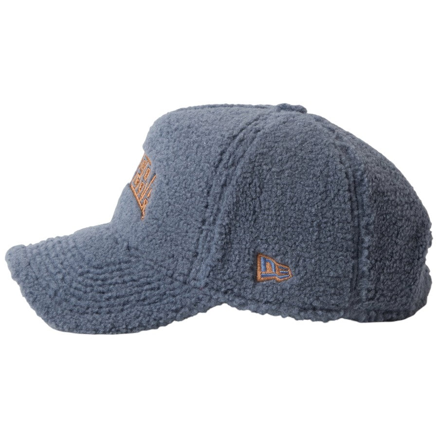 9FORTY A-Frame Boa Fleece カレッジロゴ ブルー