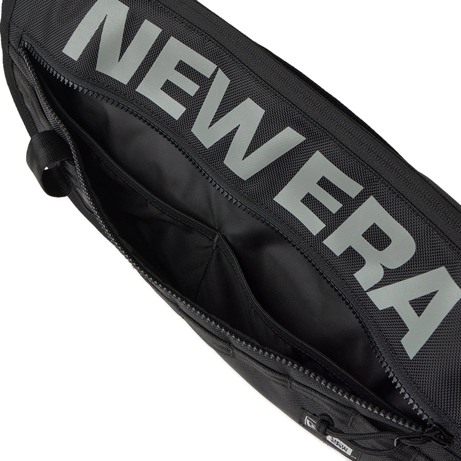 NEW ERA フィールド ショルダーバッグ 9L ブラック リフレクトシルバー 14750876 | アウトドア ポケット